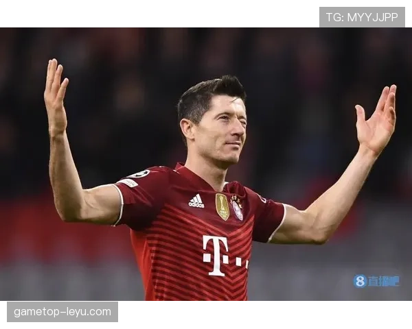 莱万多夫斯基助攻能力获赞：顶级射手之外，传球视野同样惊艳