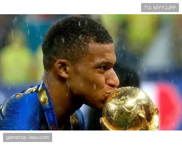 姆巴佩法甲金靴 姆巴佩法甲金靴