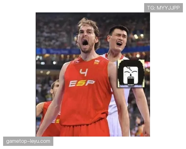 孙铭徽球场像冰山，穿睡衣去小区奶茶店那张图把我笑懵