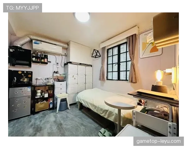 姚明退役后住上海老洋房，早餐吃三明治配黑咖啡，这日子过得比偶像剧还精致