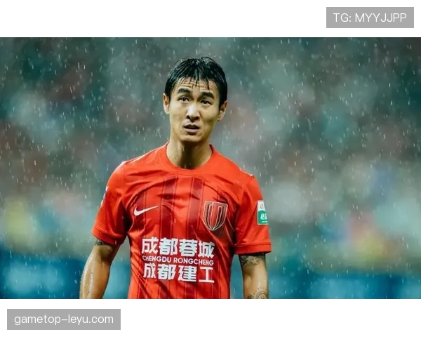 韦世豪刚领奖金拎塑料袋去路边买早点，反差感磕到不行